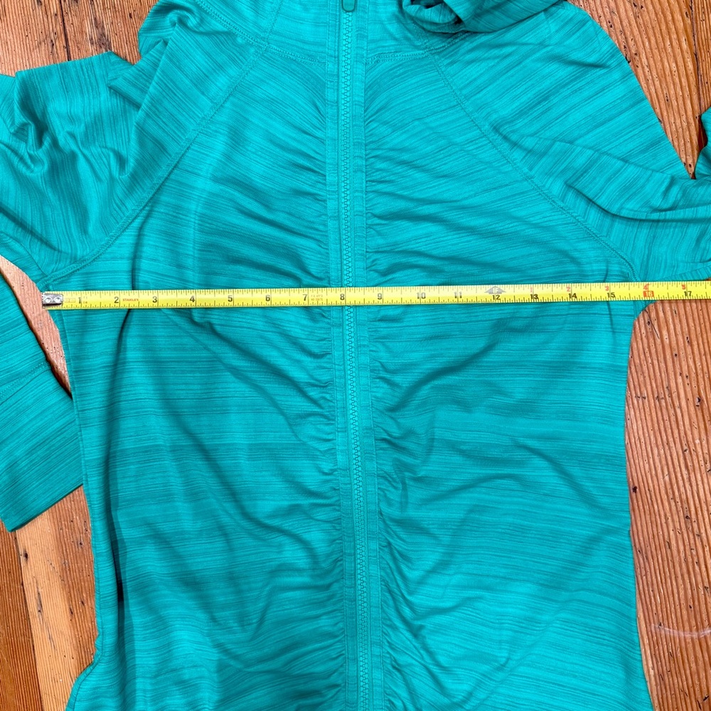Athleta Pacifica Green Activewear Top - Picture 4 of 7